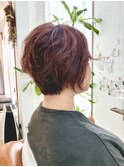 くせ毛を活かしたショートヘア