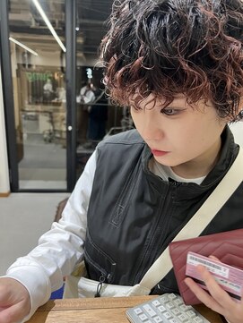 スワッグ(Swag) ブリーチパーマ　ケアパーマ　スパイラル