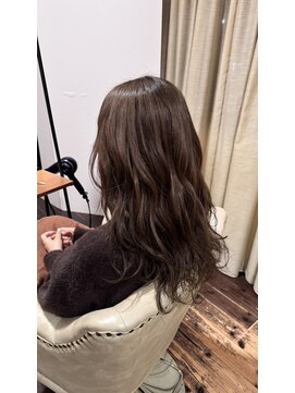 ティティアンバイイザ(titian by IZA) 落ち着きのあるマロンブラウン☆