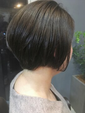 ヘアアイラッシュ リベット(hair eyelash RIVET) 小顔グラデーションボブ