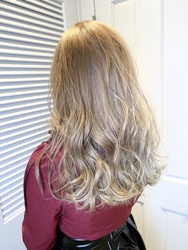 エイトセカンド 新宿三丁目店(EIGHT second) ブロンドベージュ