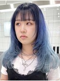 ブルーグラデーション[新宿駅/斜めバング/グレージュカラー]