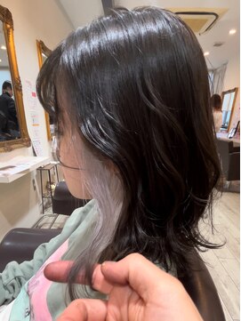 アルーシェ 錦糸町店(Alushe) ホワイトシルバー♪【インナーカラー　髪質改善】