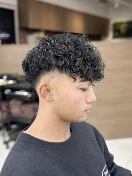 テクト バイアッシュ 吉祥寺店(Tect by Ash) スペインカールツーブロックハイフェードスパイラルパーマ