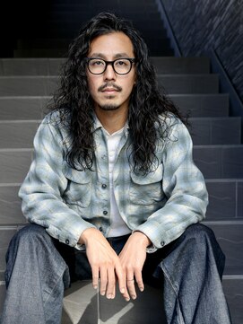 エムスラッシュ ストリートマーケット スマートサロン センター北(M.SLASH) アップバング/波打ちパーマ/黒髪/メンズロング/センター北