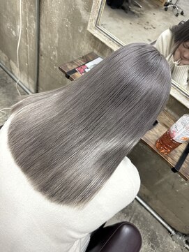 ヘアカロン 熊本本店(Hair CALON) ホワイトシルバー