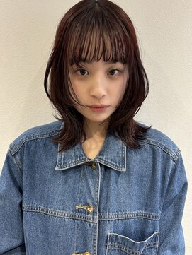 ラミエバイメルト 下北沢(lamie by melt) ミディアムクビレ外ハネボブレイヤー顔周り暖色レッドピンク人気