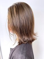 アイティーバイアルバム 下北沢店(IT by ALBUM)&nbsp;外ハネミディアム_アースカラーくびれヘアツートン_ba362141