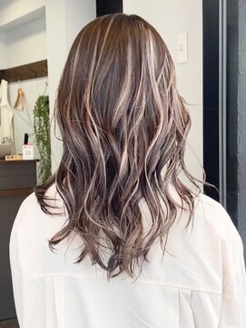 ノラ ウメダ(NORA UMEDA) 【NORA UMEDA 高木】20代30代◎大人可愛いホワイトハイライト