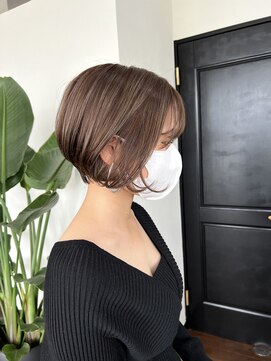 ザネイバー(The Neighbor) 透明感ベージュ×ショートボブ