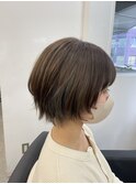 学割外ハネショートインナーカラーオリーブベージュ