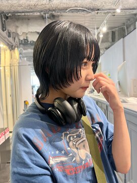 カフ(CAF) CAF松本/短めのウルフカット/ブルーブラック/心斎橋/大阪美容室