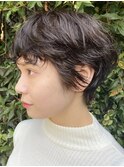 癖毛を活かした、ナチュラルショートヘア