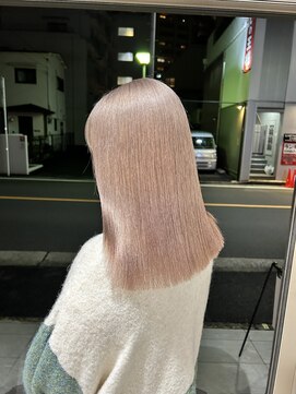 アドア 横浜(ADORE) 【ADORE 横浜】ホワイトベージュ×切りっぱなしミディアム