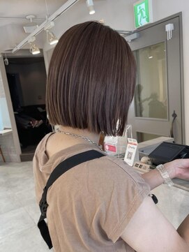ネオリーブアイム 横浜西口店(Neolive aim) 切りっぱなしボブ 柔らかグレージュ ぷつっとボブ