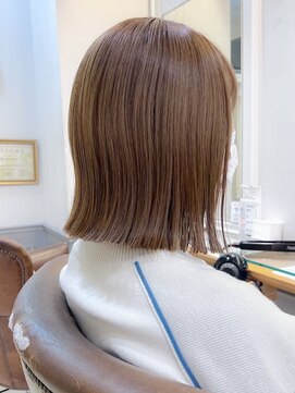 ヒビヲ(HIBIO) 横浜ハイトーンボブタッセルボブ外ハネボブミルクティーベージュ