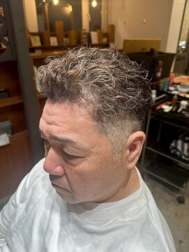 ジェットブラックキューサンロク(JET BLACK 936) 宮城リョータ風パーマ/極道パーマ