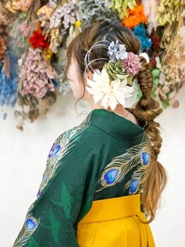 フォトスタジオ アンド ヘアメイク ニコメルシー(photo studio hair make nico merci)の写真/【茨木】七五三 ・卒業式・成人式 など、お子様も大人の方もプロの着付け師にお任せ下さい◎