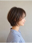 女性らしいショートボブスタイル