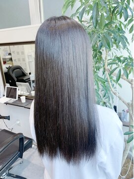 グーフィートーキョー 銀座(Goofy Tokyo) ☆酸熱トリートメントとカラーの同日施術☆