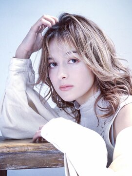 レッド(RED) エアリーミディアムレイヤー