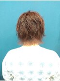 梅雨からくせ毛を活かすショートスタイル