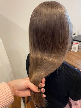 プリュム(Plume.) ベージュカラー