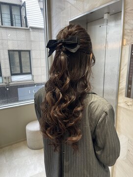 リリー(Lilley) くすみベージュ×姫カットレイヤー×韓国風巻き【ayana】