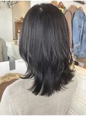 黒髪ミディアム軽めミディアムレイヤー外ハネ可愛い美シルエット