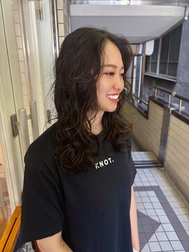 ベター(better) レイヤーカットで大きめ大人ナチュラルウェーブパーマ