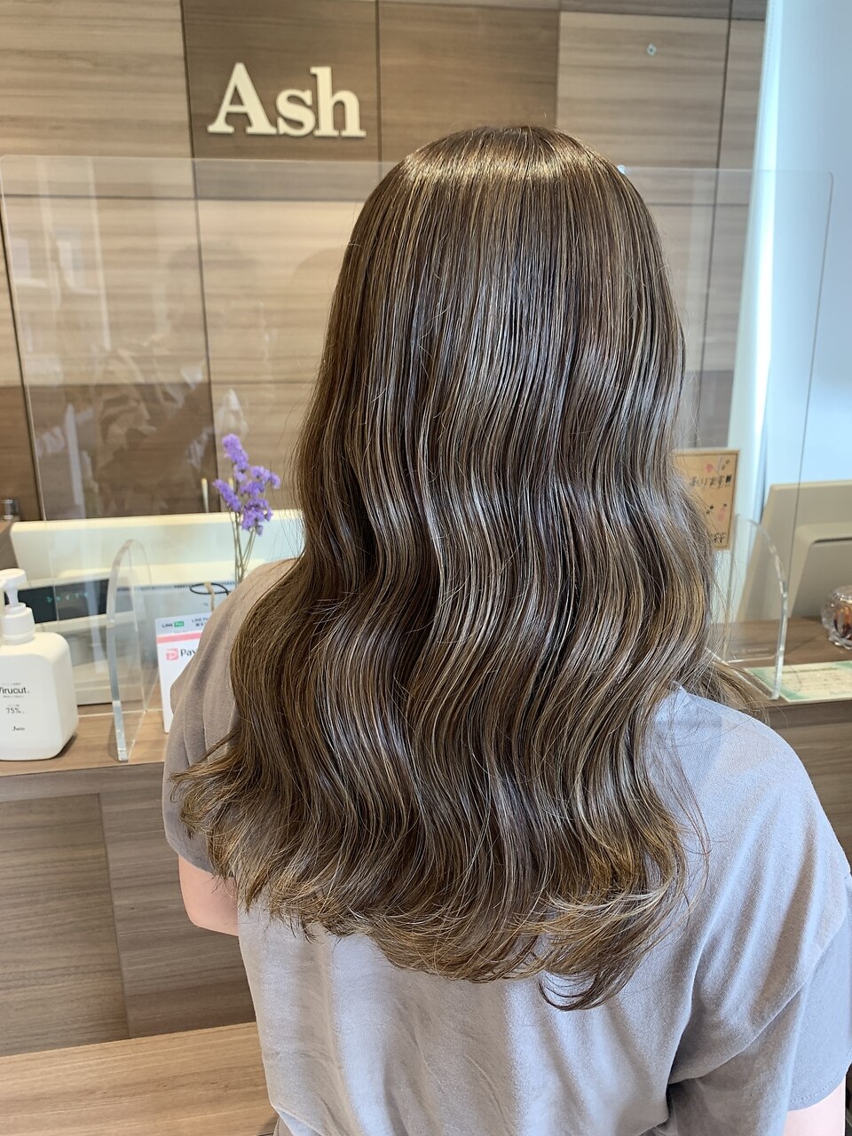 脱白髪染め!!白髪ぼかしハイライト｜ヘアカタログ Ash 鶴ヶ峰1号