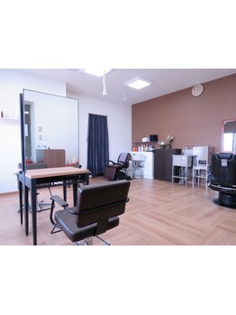 【ふれあいの里内】広々駐車場・寛ぎの空間に待望OPEN◎男女問わず、信頼の高い技術でプロにお任せ！