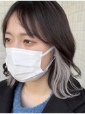 インナーカラーミルクティーベージュシルバーイヤリングカラー