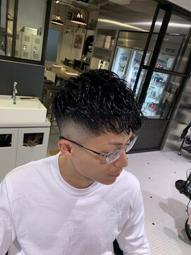 フランクスバーバーザスタンド(Frank’s barber the stand) ツーブロックパーマショートフェードF