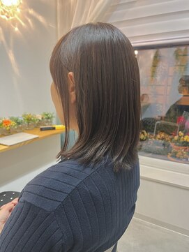 ベコホーム(BE CO HOME) 【艶髪】ラベンダーカラーの外ハネスタイル