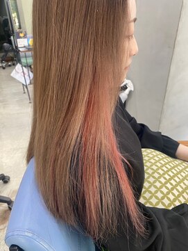 グミ(gumi) 淡いピンク×インナーカラー　髪質改善