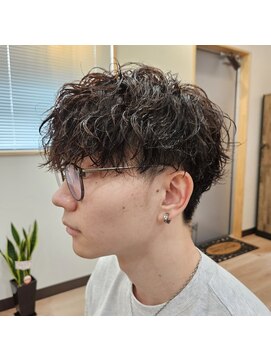 タスクヘアー(task hair) ケアパーマ波巻きスパイラル×ツーブロック刈り上げショート