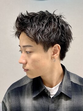 ワンズナゴヤ 名古屋栄店(ONE's NAGOYA) スペインカールスパイキーショートブルーブラックフェザーパーマ