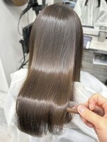 ロムーク 表参道(LOMKH)&nbsp;秋の小顔レイヤーカット髪質改善シールエクステヘーゼルベージュ