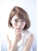 透明感☆グレージュ 耳掛け前下がりボブ【MAUNA 仙川ハルミチ】