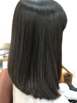 ちいさな美容室 庵(an) 真っ直ぐすぎないツンツンしないストレートパーマ☆