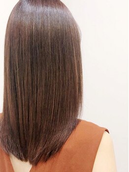 リル(Lil)の写真/【TOKIO・N.トリートメント取り扱い】圧倒的な毛髪回復力で360度美しい、手触り抜群のさらツヤ髪に。