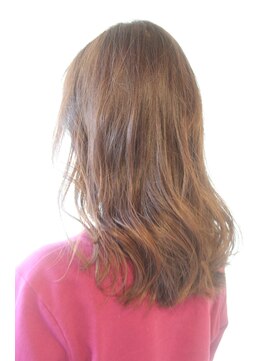 レウナ 外苑前(Reuna) 【30代・40代・50代】大人の女性に人気のセミロング