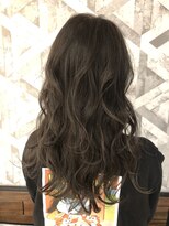 ヘアデザイン ファブロ(hair design FABRO.)&nbsp;カーキグレージュハイライト♪