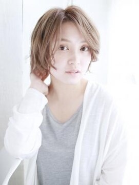 ヘアメイク ナル(hair make nalu) ハイトーンかきあげふんわりボブ