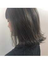 コロ(COLO)&nbsp;【COLO 吉祥寺 都甲菜穂】外ハネグレージュヘア