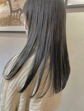 リリアン バイ リトル(Lilian by little) モノトーングレージュ