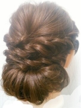 アマンヘアーイースト 吉祥寺東口店(Aman hair-e) ねじりシニヨン【Aman hair 吉祥寺】