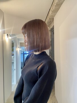 ガタカ(GATTACA) pink blond bob.