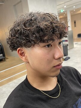 ラヴィズムバイフィフス(LUVISM by fifth) 波巻きスパイラルパーマメンズマッシュパーマツイストパーマ